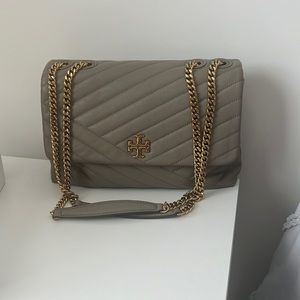 Tory Burch Kira Chevron Convertible Shoulder Bag in Gray Heron. Great condition